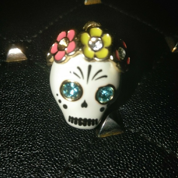 Charm - Picture 1 of 2